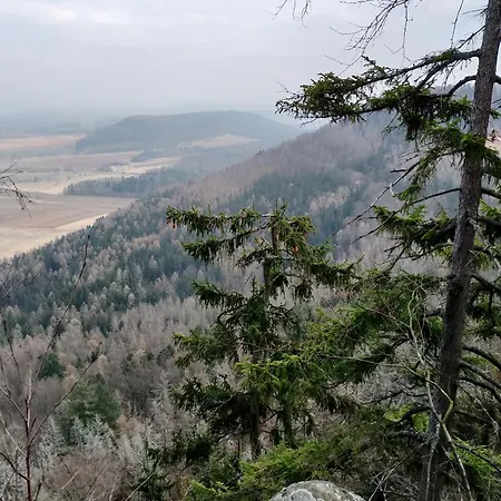 Otulina Widokowy Dom W Gorach Stolowych 度假居